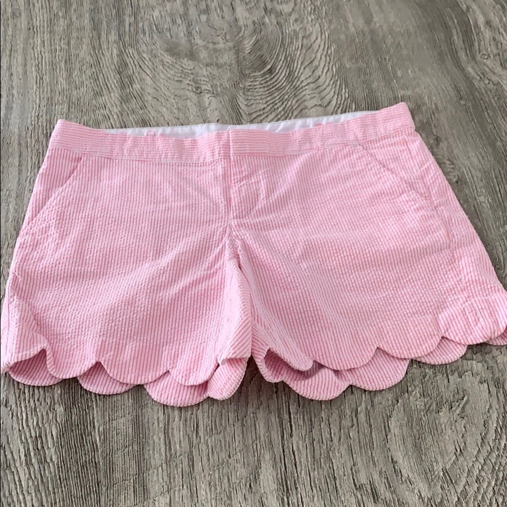 Pink Seersucker Buttercup Scallop shorts sz6